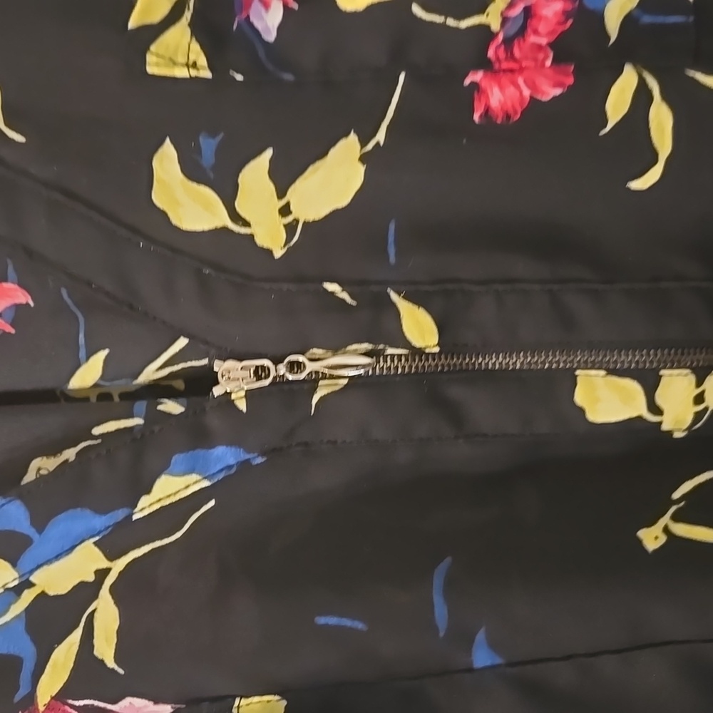Torrid Black With Floral Print 3/4 Sleeve Top Size 24 - Picture 3 of 10